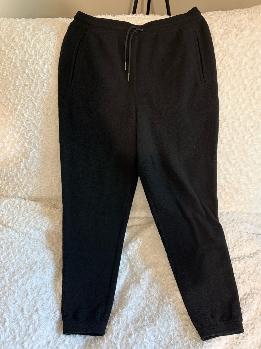 Patagonia Black Women’s Fleece Joggers - Picture 3 of 3